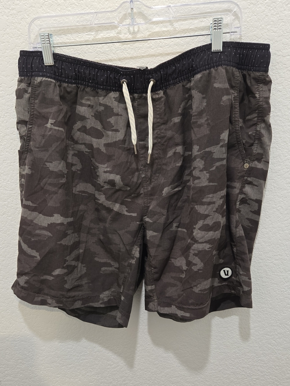 Vuori Men's Kore Olive Drawstring Hybrid Shorts